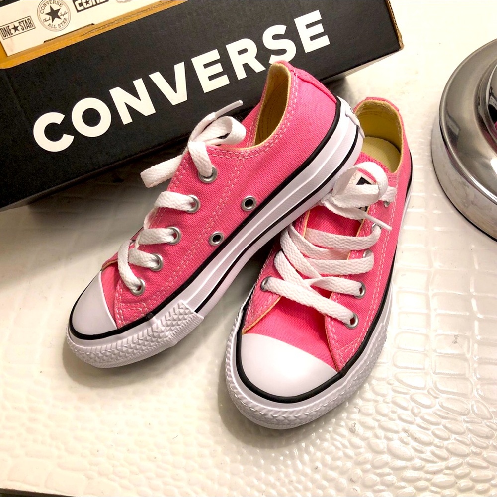 Girls Pink Chuck Taylor Converse 11.5. Open box, brand new, never worn.